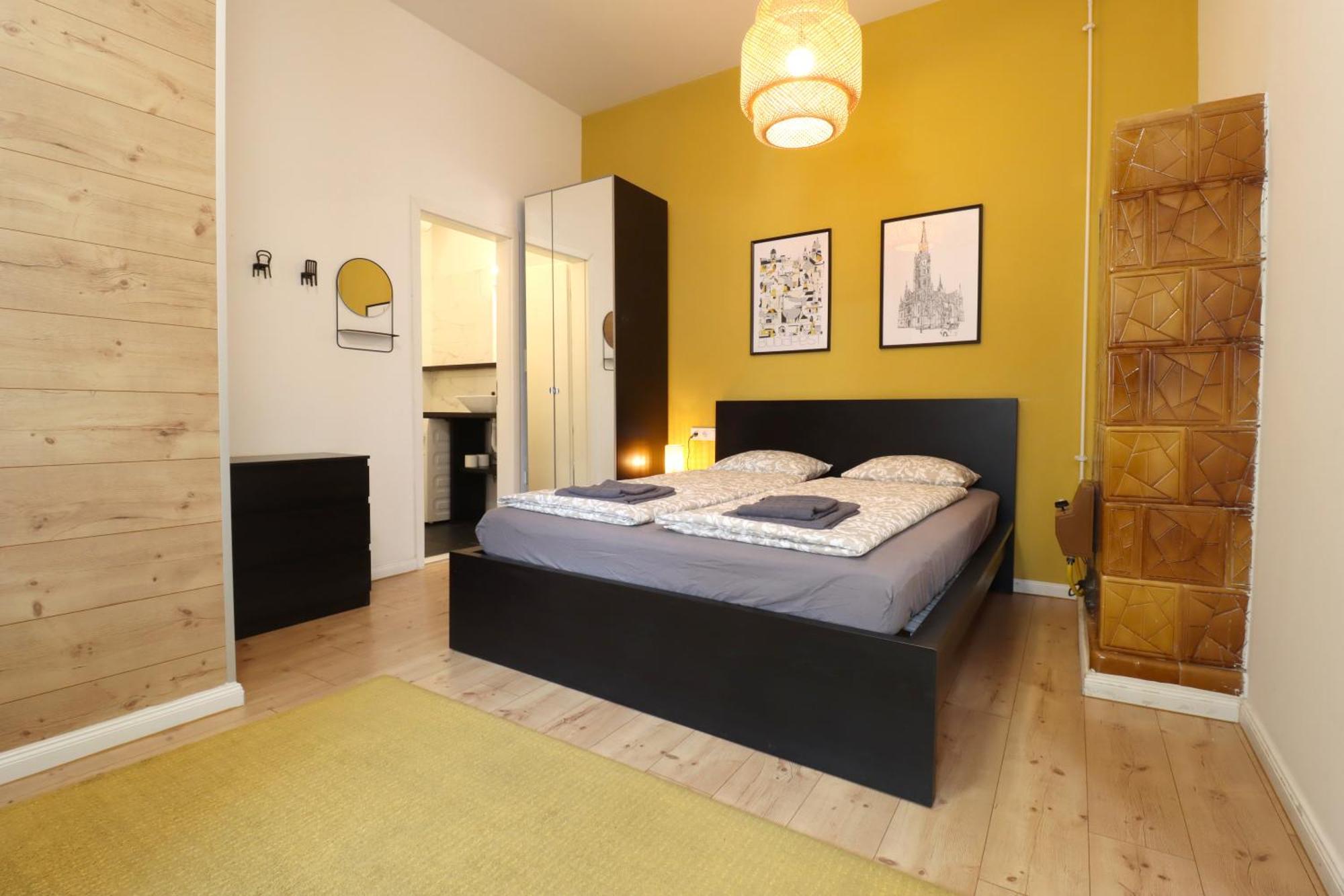 A13 Downtown With Parking Apartment *