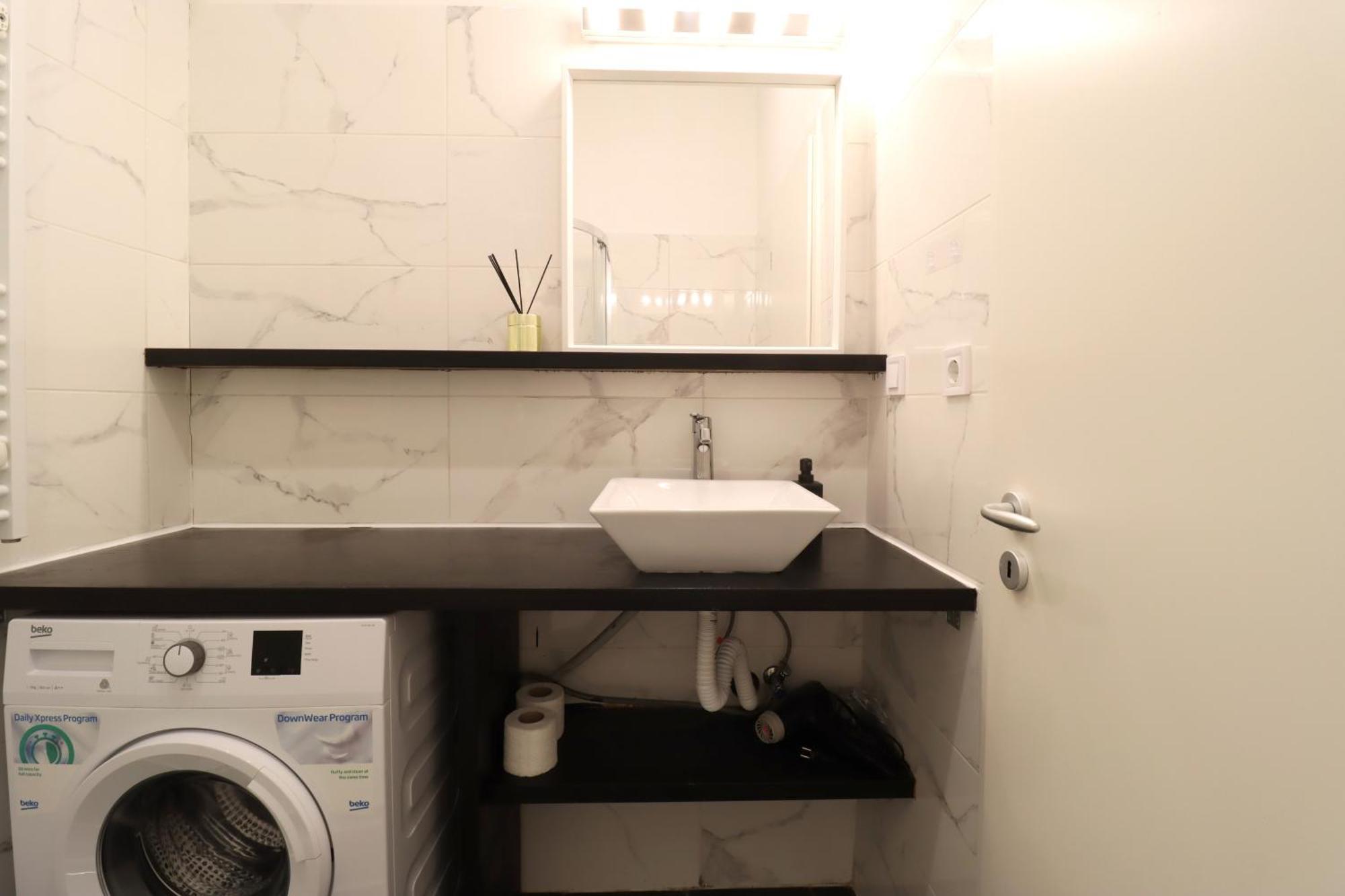 Apartment A13 Downtown With Parking *