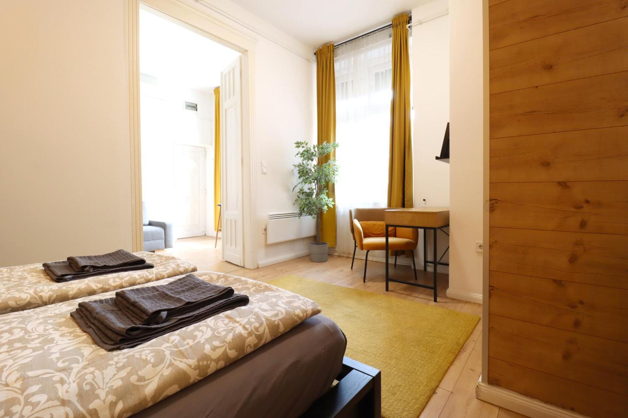 Apartment A13 Downtown With Parking Budapest